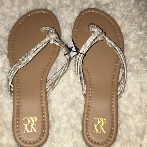 Slippers - Picture 1 of 2